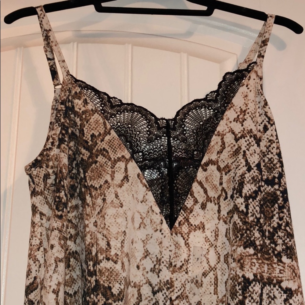Buckle Snakeskin/Lace Tank - Picture 2 of 2
